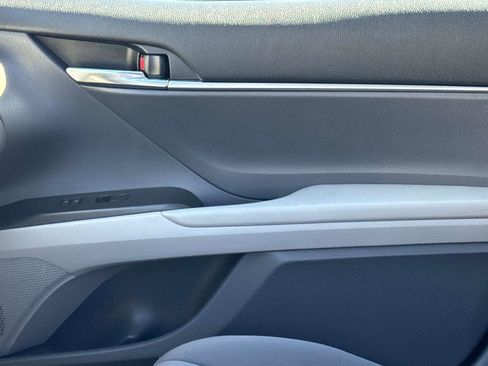 Used 2021 Toyota Camry LE image 22