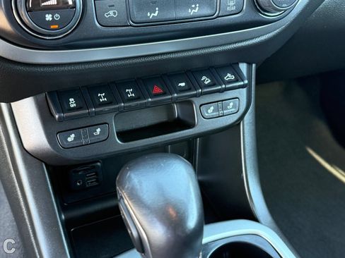 Used 2022 Chevrolet Colorado ZR2 AWD/4WD image 25