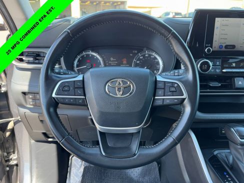 Used 2023 Toyota Highlander LE image 18