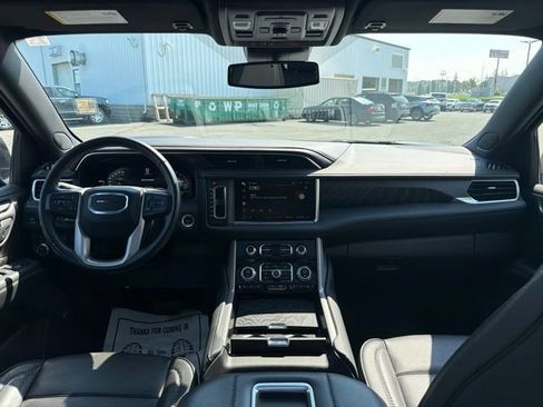 Used 2024 GMC Yukon XL Denali AWD/4WD image 14