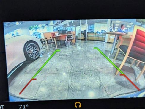 Used 2025 McLaren 750S image 14