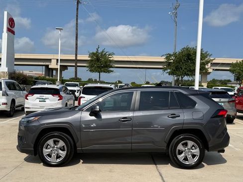 Used 2025 Toyota RAV4 XLE FWD image 7