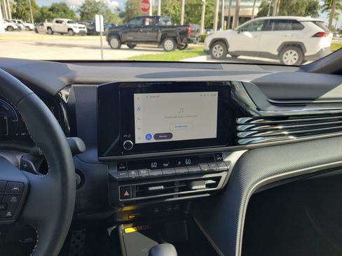 Used 2026 Toyota Camry SE FWD image 18