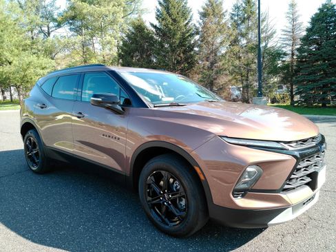 Certified 2023 Chevrolet Blazer LT w/ Midnight/Sport Edition AWD/4WD image 3