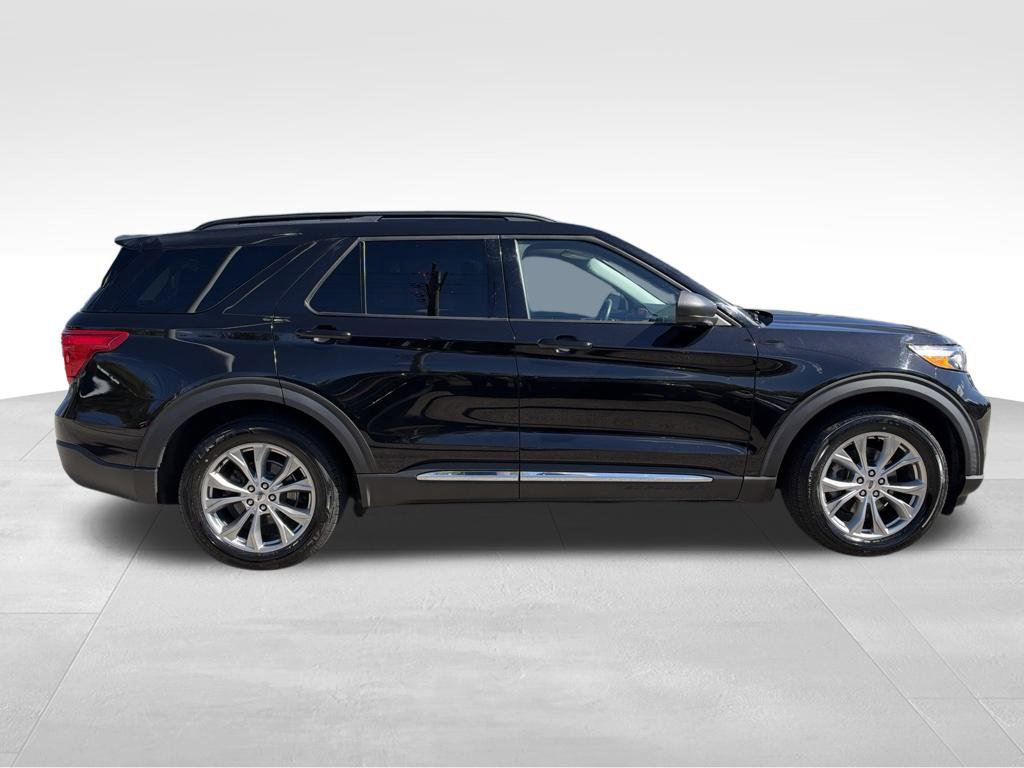 Used 2020 Ford Explorer XLT w/ Equipment Group 202A AWD/4WD image 7