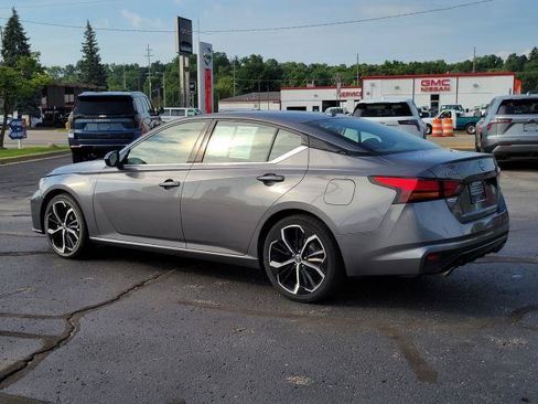 Used 2024 Nissan Altima 2.5 SR FWD image 3