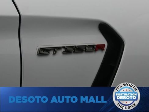 Used 2017 Ford Mustang Shelby GT350R w/ GT350R Equipment Group 920A RWD image 39