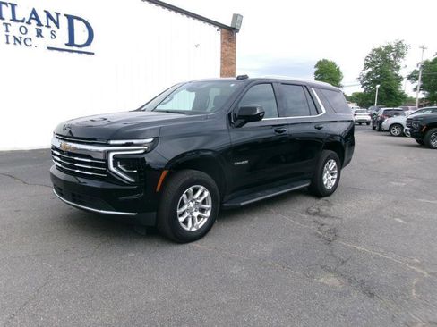 Used 2025 Chevrolet Tahoe LT AWD/4WD image 2