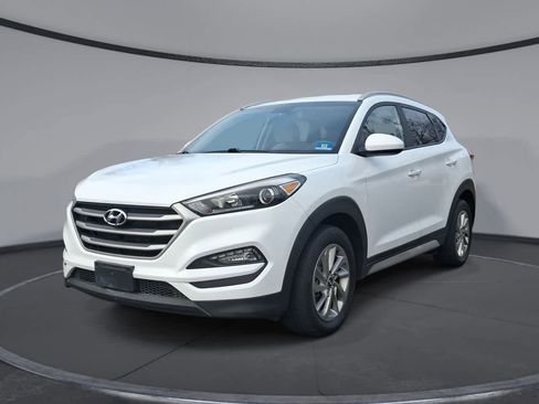 Used 2017 Hyundai Tucson SE image 1