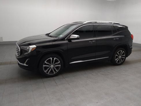 Used 2018 GMC Terrain Denali w/ Driver Alert Package II FWD image 2