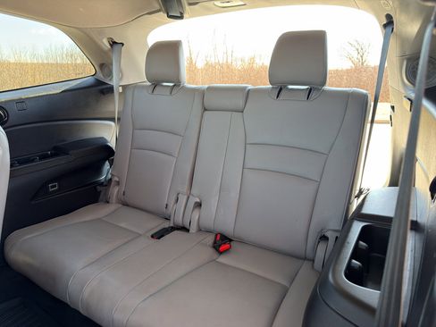 Used 2020 Honda Pilot Touring image 38