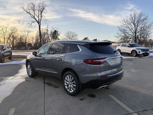 Used 2021 Buick Enclave Premium w/ Sun and Sites Package image 25