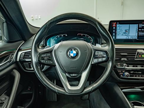 Used 2021 BMW 530i xDrive w/ Convenience Package AWD/4WD image 25