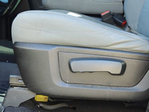 Used 2019 RAM 1500 Express AWD/4WD image 12
