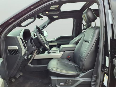 Used 2017 Ford F150 Lariat w/ Equipment Group 502A Luxury AWD/4WD image 15
