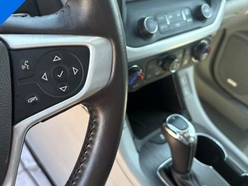 Used 2017 GMC Acadia SLT AWD/4WD image 15