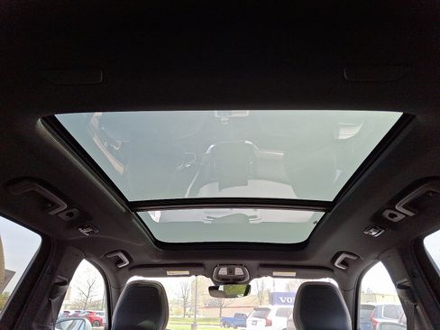 New 2025 Volvo XC90 B6 Core w/ Climate Package image 11