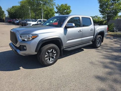 Used 2017 Toyota Tacoma TRD Off-Road AWD/4WD image 1