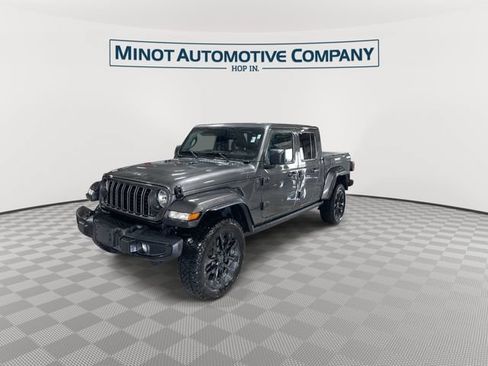 Used 2024 Jeep Gladiator Sport AWD/4WD image 4