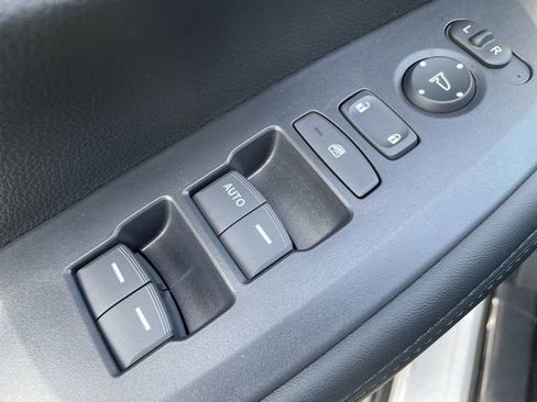 Certified 2025 Honda HR-V LX image 19