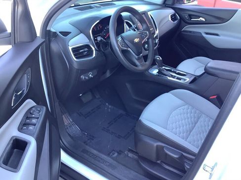 Used 2018 Chevrolet Equinox LS FWD image 11