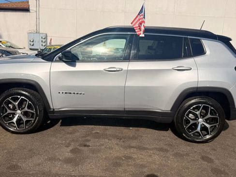 Used 2024 Jeep Compass Limited AWD/4WD image 10