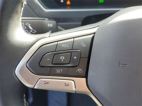 Certified 2024 Volkswagen Tiguan SE image 22