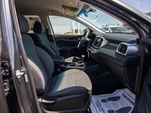 Used 2020 Kia Sorento FWD V6 image 18