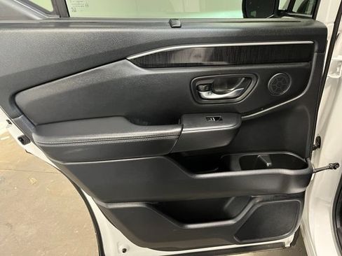 Used 2023 Honda Pilot Elite image 16