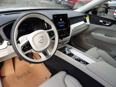 New 2026 Volvo XC60 B5 Ultra w/ Protection Package Premier image 13