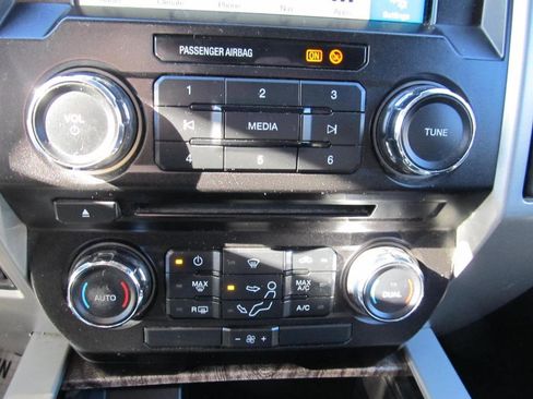 Used 2017 Ford F350 Lariat w/ Chrome Package image 68