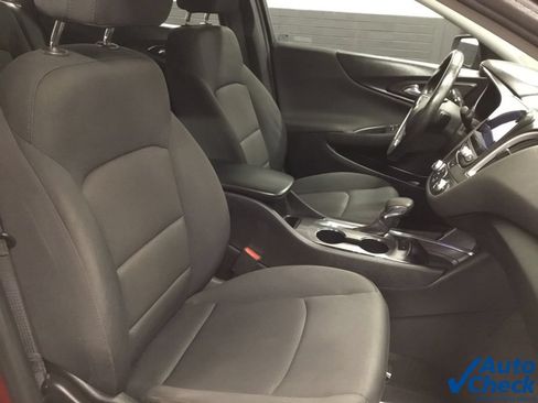 Used 2021 Chevrolet Malibu RS FWD image 35
