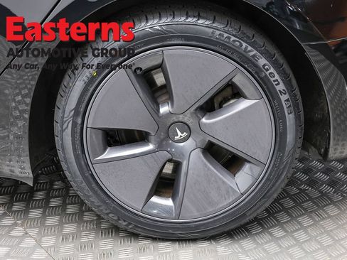 Used 2023 Tesla Model 3 Standard Range RWD image 8