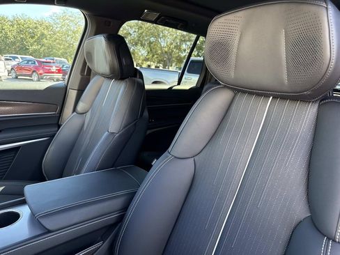 New 2026 Cadillac Vistiq Sport image 22