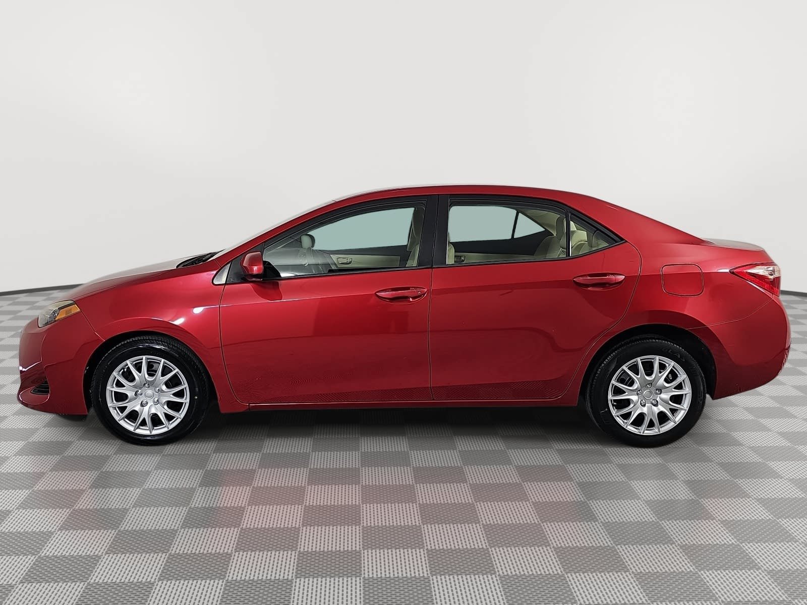 Used 2019 Toyota Corolla LE FWD image 5