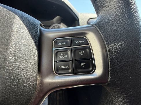 Used 2022 RAM 1500 Classic SLT AWD/4WD image 17