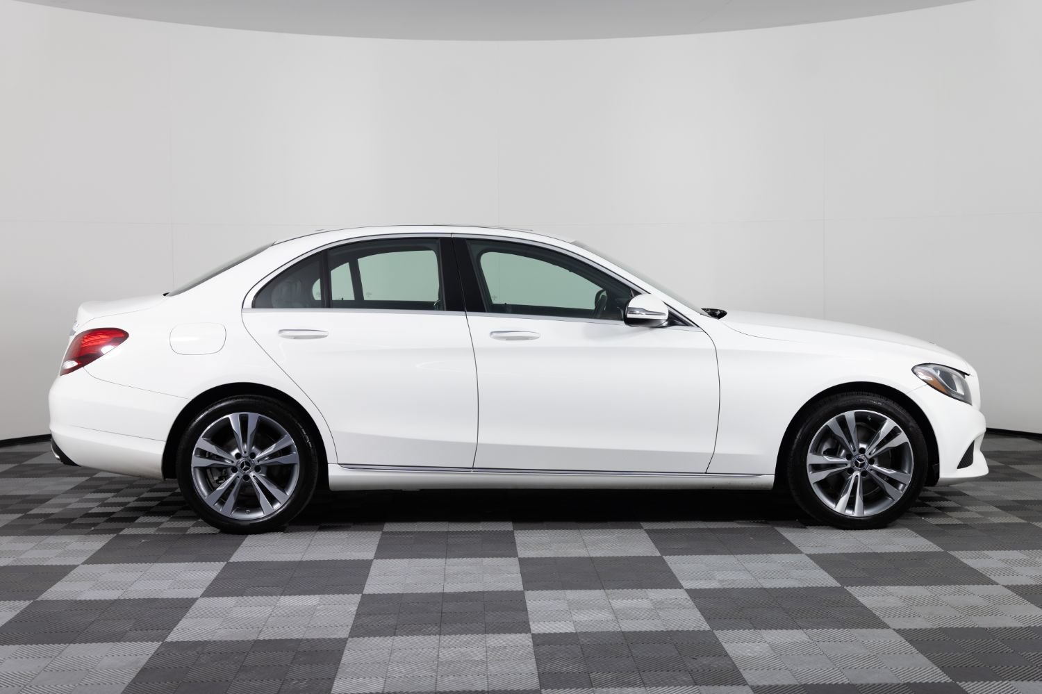 Used 2018 Mercedes-Benz C 300 4MATIC Sedan w/ Premium Package image 9