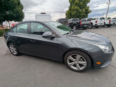 Used 2013 Chevrolet Cruze LT FWD image 2