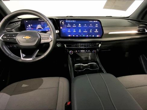 Used 2026 Chevrolet Traverse LT w/ Driver Confidence Package FWD image 15
