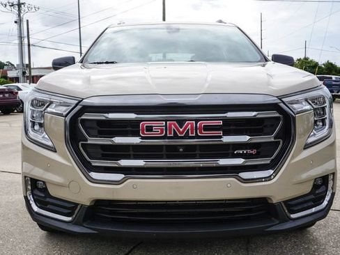 Used 2022 GMC Terrain AT4 w/ Infotainment Package II AWD/4WD image 8