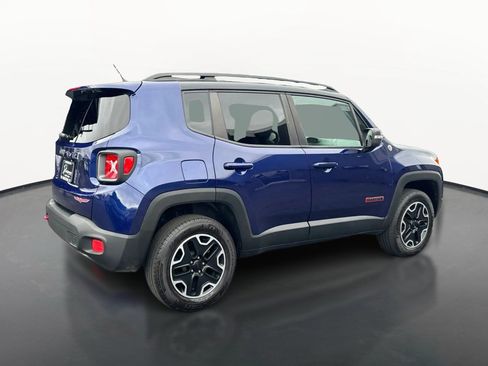 Used 2017 Jeep Renegade Trailhawk AWD/4WD image 3