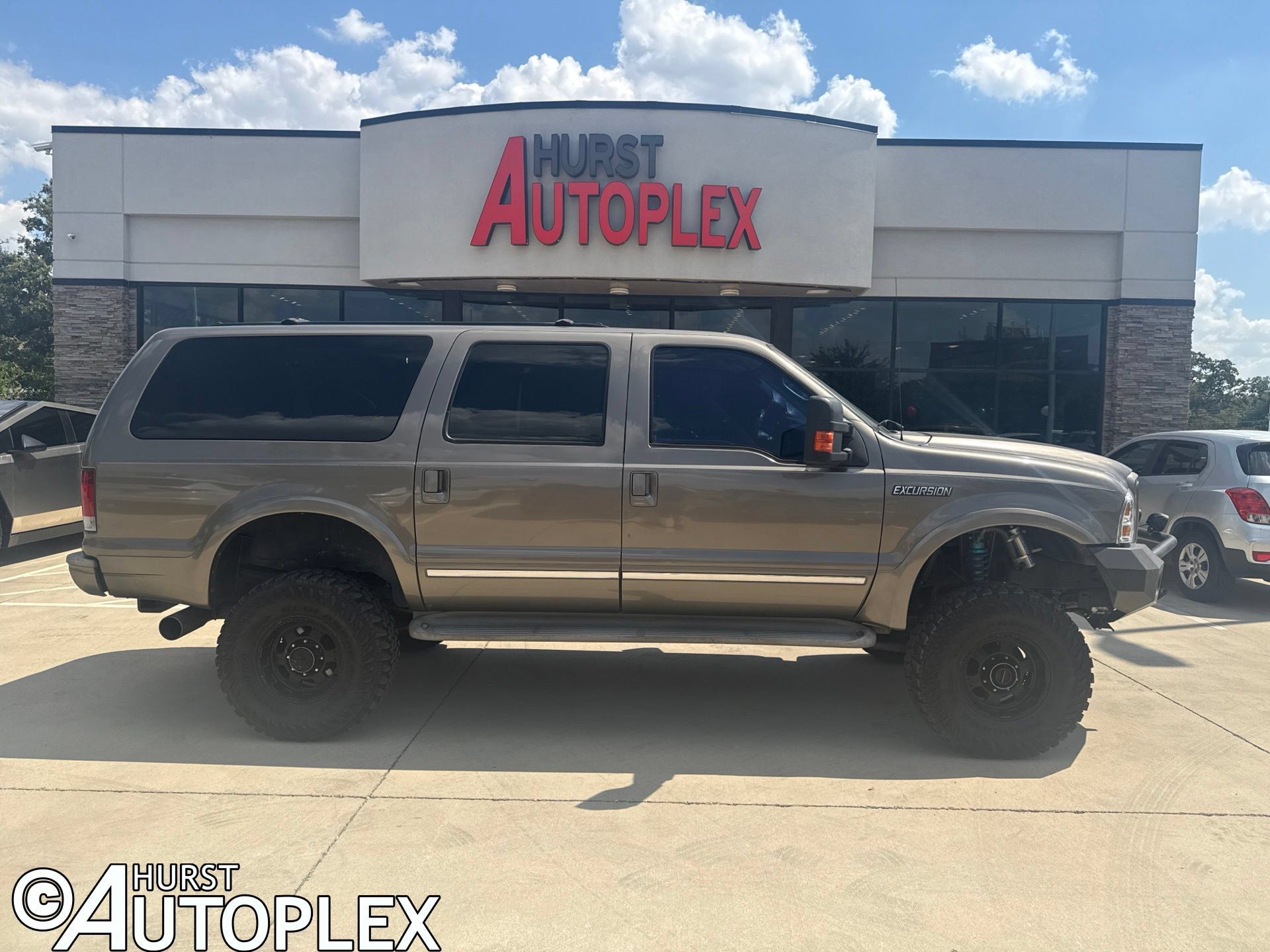 Used 2005 Ford Excursion Limited AWD/4WD image 1