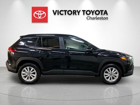 Used 2026 Toyota Corolla Cross LE FWD image 6