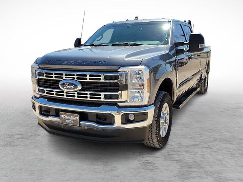 Used 2024 Ford F250 XLT image 4