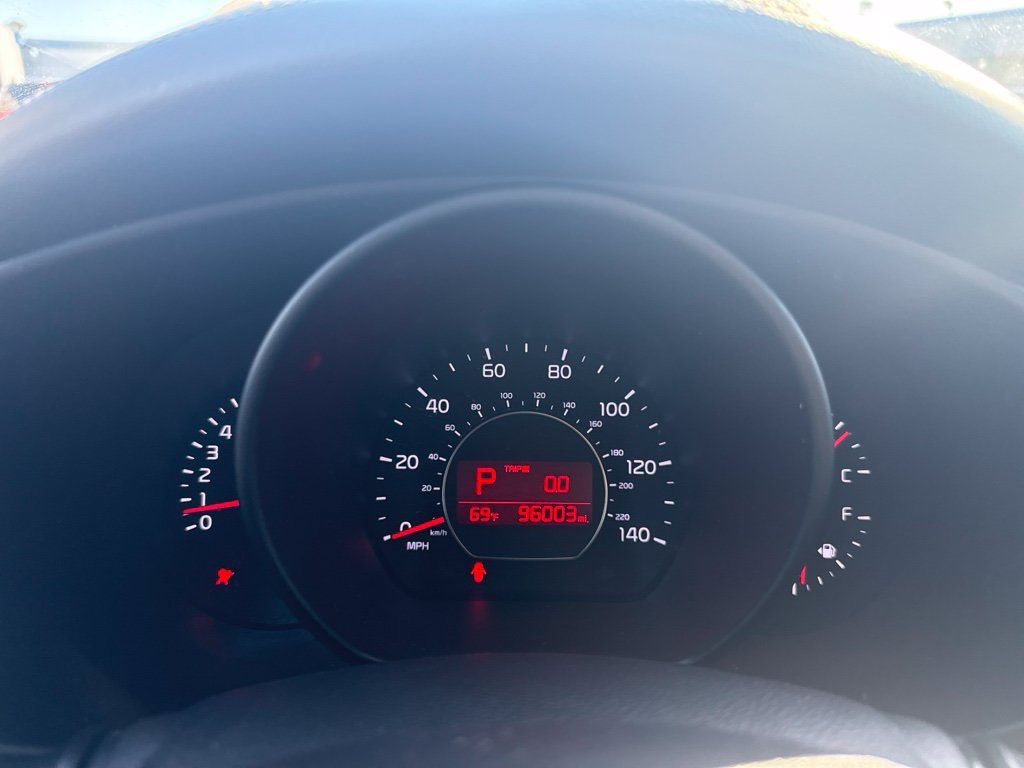 Used 2015 Kia Soul ! w/ Sun & Sound Package FWD image 13