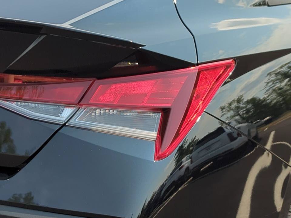 Certified 2025 Hyundai Elantra Sport FWD image 19