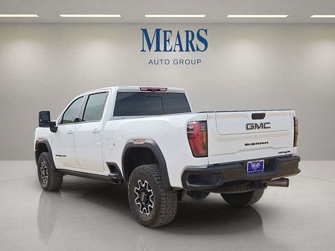 Used 2024 GMC Sierra 2500 AT4X image 3