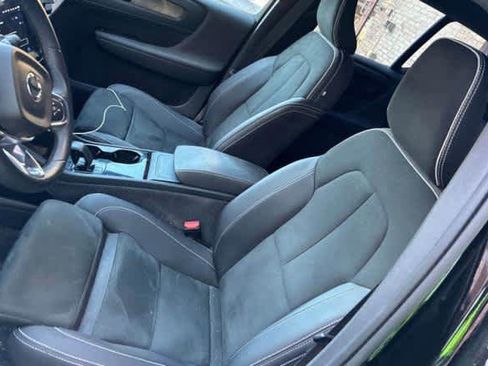 Used 2023 Volvo XC40 Recharge Ultimate w/ Protection Package Premier image 2