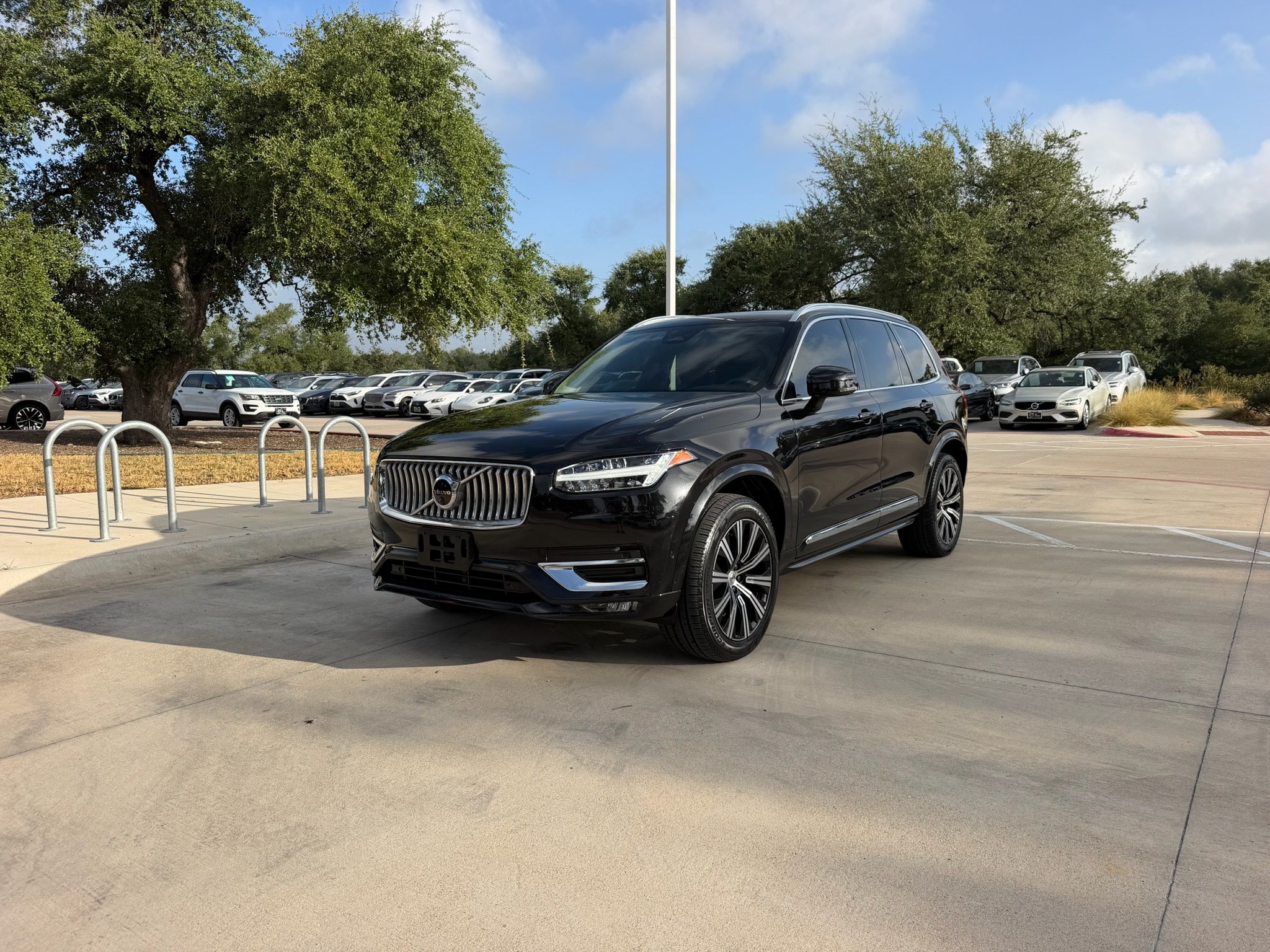 Used 2023 Volvo XC90 B6 Plus AWD/4WD image 2