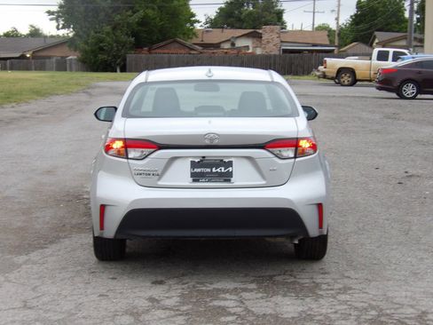 Used 2025 Toyota Corolla LE FWD image 7